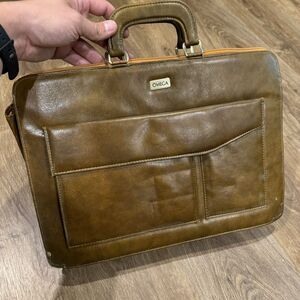 VTG Omega Briefcase Legal Binder Document Holder Brown Gold Accents Handles -BUB